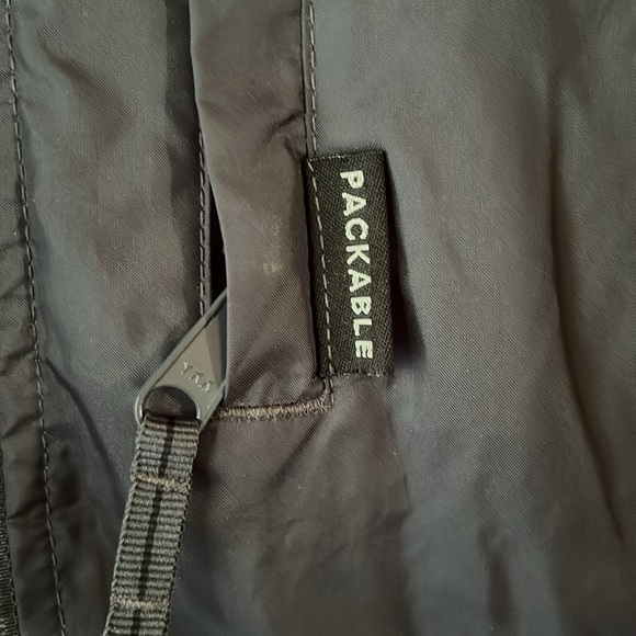 Columbia Jacket Men’s Large Black Packable Hooded Windbreaker Lightweight Rain - Picture 3 of 8